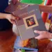 Дебелец чете и споделя книги