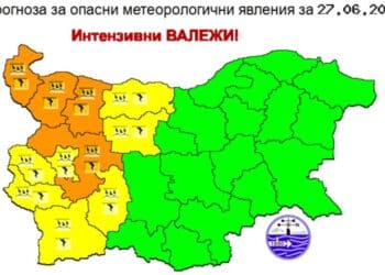 Опасно време в четвъртък, чакат ни бури и градушки