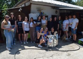 Бургаски ученици показаха съпричастност към изоставени животни