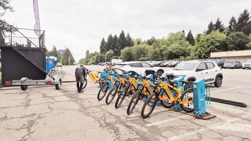 Обиколка с електрически и класически велосипеди с кауза 1 Bikes