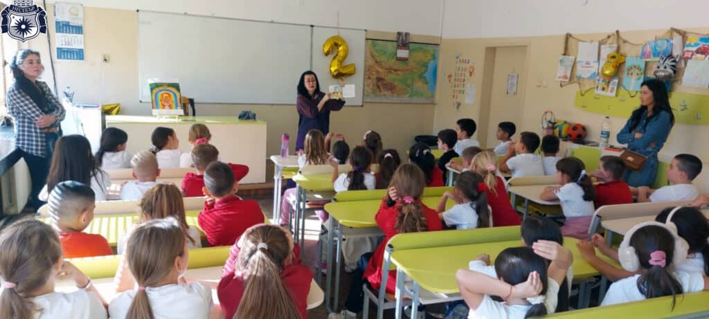 В училище в Несебър гостува писателката Елена Стойчева 1 3С