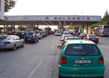 Турция въведе такса за дезинфекция за всички коли от България