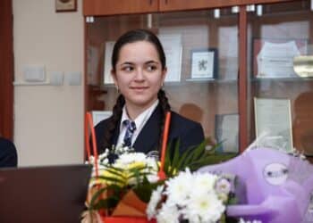 Ученичка от Хасково стана победител в конкурса за млади преводачи Juvenes Translatores