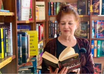 Историята на Деана Хааг и нейната уютна книжарница във Варна