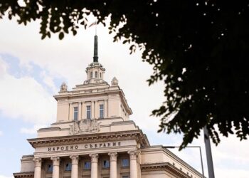 Народното събрание търси студенти с интерес към законотворчество