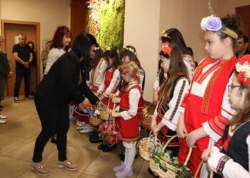 Лазарки посетиха община Козлодуй (снимки)