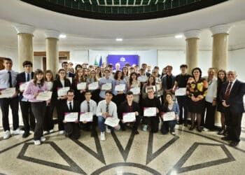 Ученици с награди за проучвания на диабета, роботиката и космоса