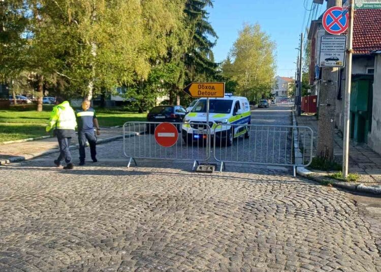 Аварийно звено в Самоков отстранява проблеми на територията на общината 1 495332077 1102777991878574 3066148353545205382 n