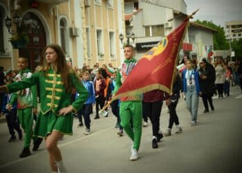 Козлодуй отбеляза 24 май с шествие и церемония по награждаване (снимки)