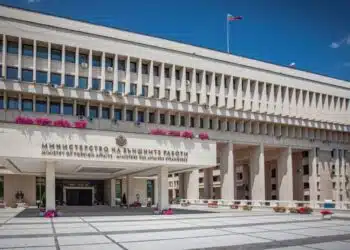 МВнР: Българите незабавно да напуснат Иран