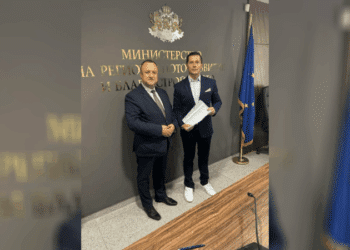 Проектиране на два социални центъра подписа кметът на Царево Марин Киров