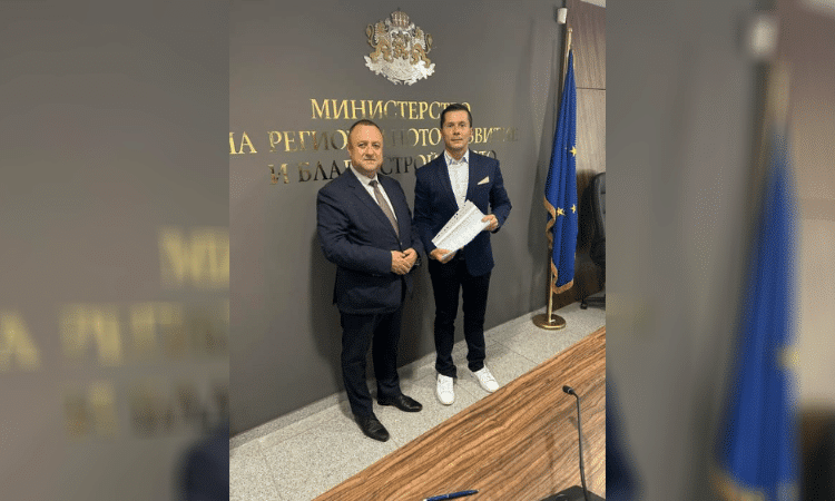 Проектиране на два социални центъра подписа кметът на Царево Марин Киров 1 photomix image 4