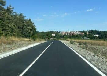 Нов път край Царево намалява трафика в района (снимки)