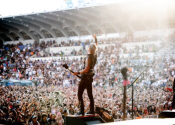 40 000 души пяха с Guns n’ Roses в София (снимки)