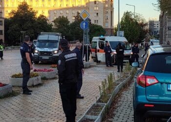 Полицай, охраняващ протеста пред НС, почина