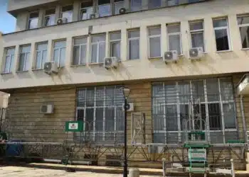 Сградата на общината в Разград става по-зелена