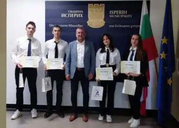 Ученици заеха ключови постове в община Исперих за един ден