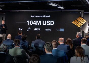 EnduroSat с Космически център в София