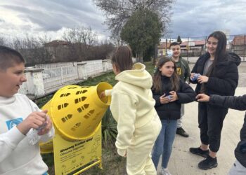 Радомир постави първите 11 шишеяда в града