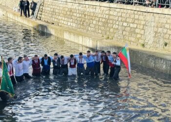 И тази година в Панагюрище почетоха Богоявление (снимки)
