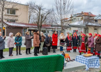 В Царево пресъздадоха традиционния ритуал “Бабуване”