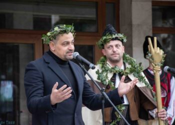 Кметът на Етрополе инж. Владимир Александров посрещна бог Сабазий (снимки)