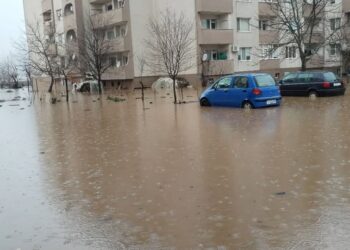Тежка обстановка заради валежите в Крумовградско: Преляла река отнесе мост, залети са и множество земеделски земи