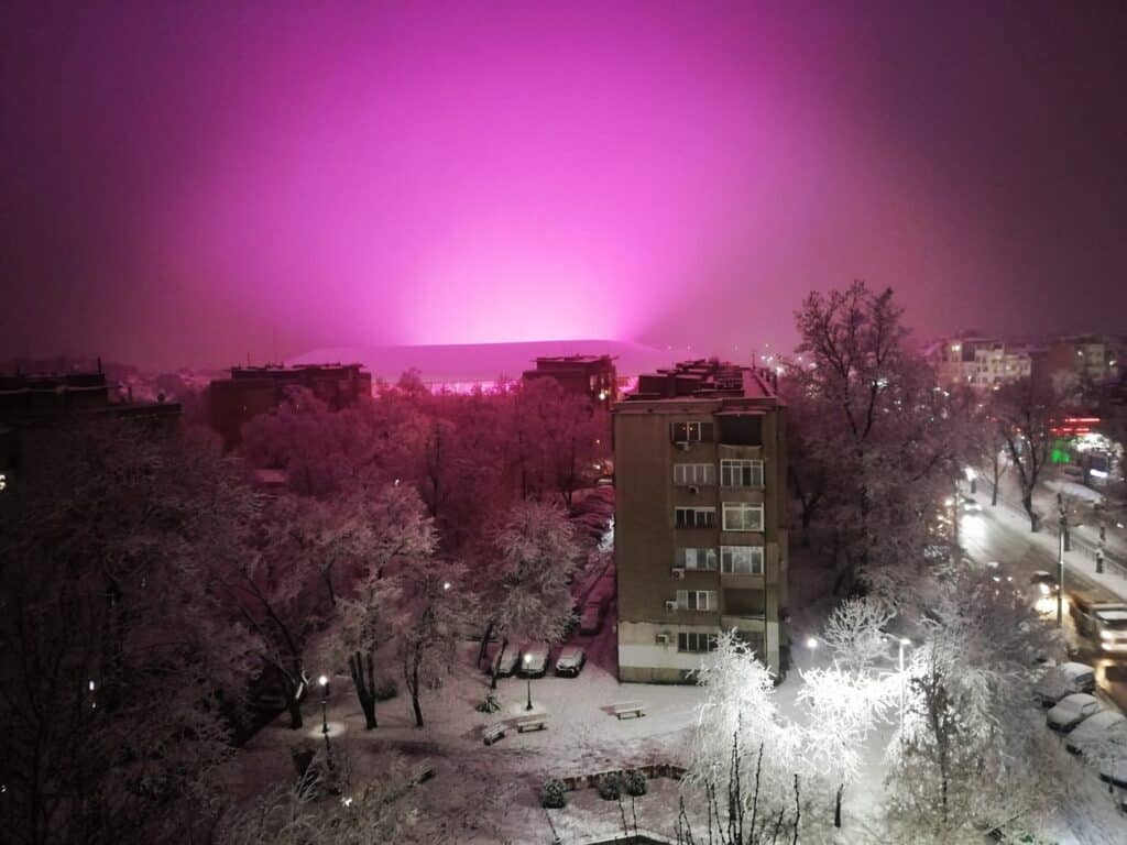 Небето над Пловдив се оцвети в необичайно розово (снимки) 3 3 1