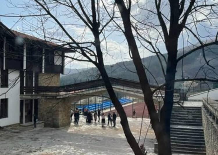 От Атон до Котел: Магията на божигробските килими оживява в работилница 1 3 12