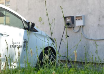 Габрово купува електромобил и зарядна станция за социални дейности