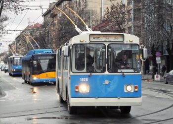 Назад във времето: Ретро тролейбус тръгва по улиците на София (карта)
