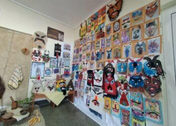 В Ивайловград почетоха кукерските маски с конкурс