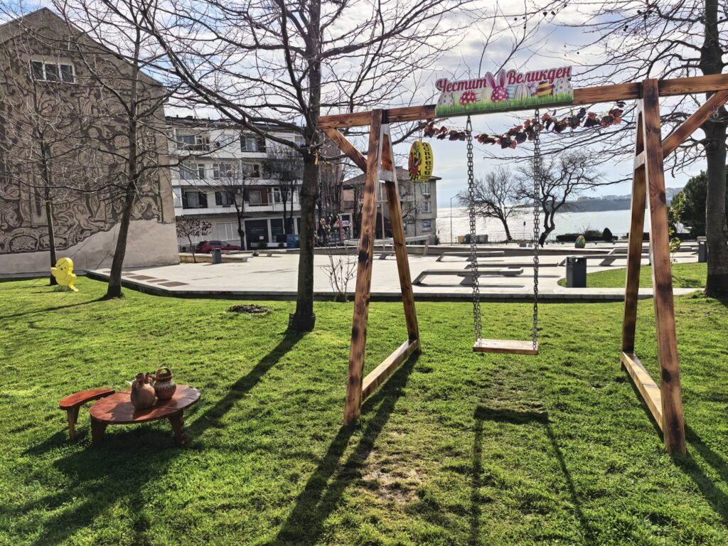 Великденска красота под слънчевите лъчи в Царево (галерия) 5 5 27