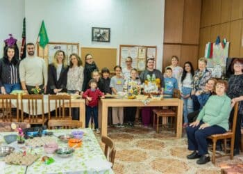 Великденска традиция, изпълнена с усмивки и топлина в Царево