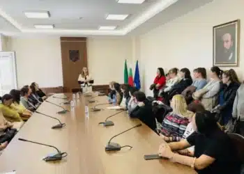 Болница търси доброволци, за да работи