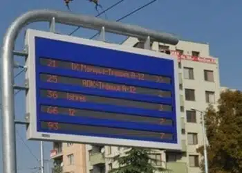 Настройват електронните табла по спирките в Пловдив