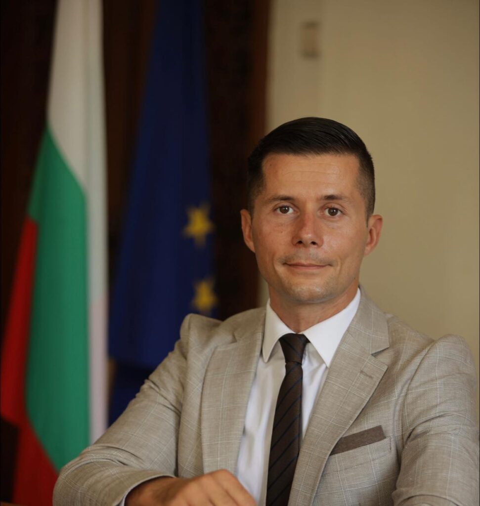 Кметът на Царево Марин Киров: Спешно трябва да се създаде министерство за бедствията и авариите 1 00