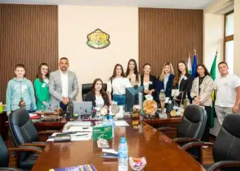 Ясеновци поеха управлението на община Етрополе (снимки)