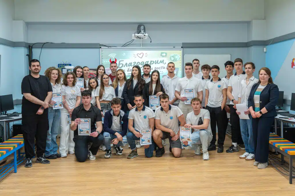 Дигитална етика в действие: Бинарен урок в STEM кабинета в Царево 4 1 32