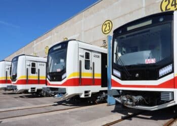 Пуснаха в движение новите влакове в метрото (снимки)