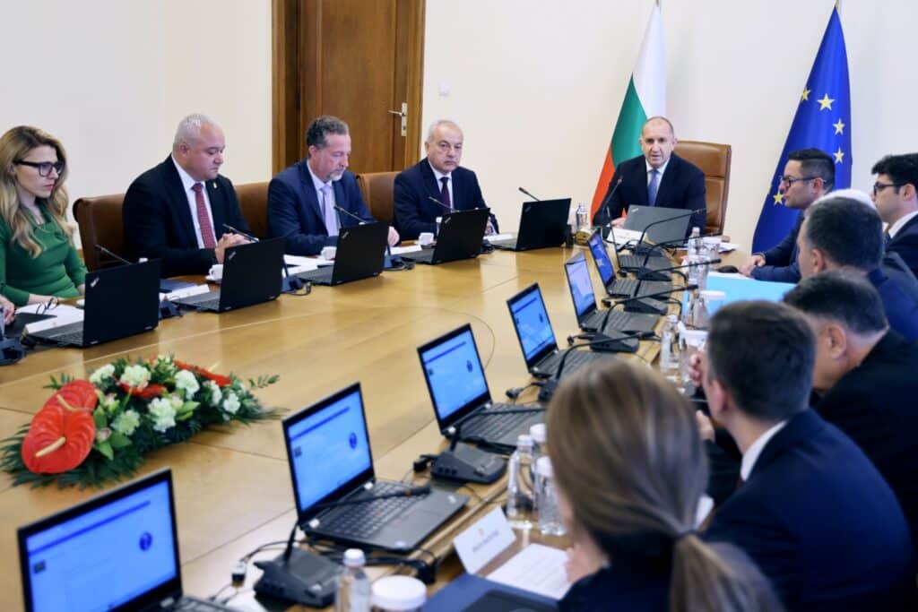 Кабинетът смени всички 28 областни управители 1 MSZasedanie