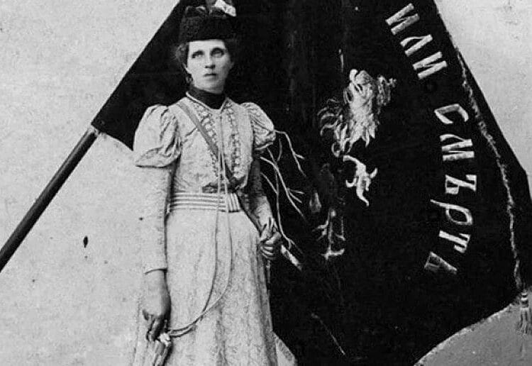 RaynaKnyaginq