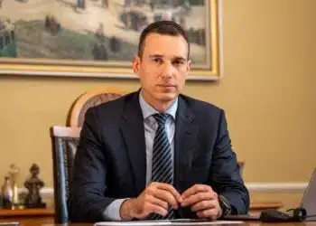 Терзиев върна решението за 22-етажната сграда в „Младост“