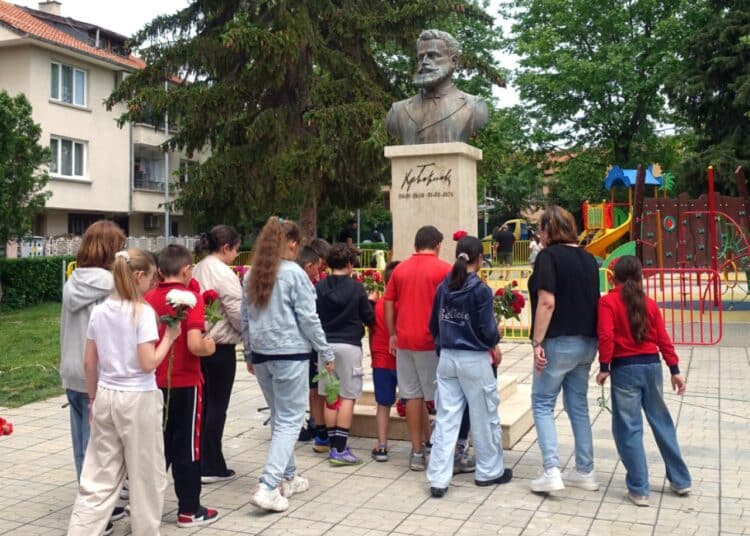 Несебър почете Деня на Ботев и загиналите за свободата и независимостта 1 1 10