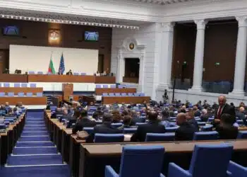 „Може да е дългова спирала“: Депутатите одобриха увеличаването на дълга с близо 4 млрд. евро 5 „Може да е дългова спирала“: Депутатите одобриха увеличаването на дълга с близо 4 млрд. евро