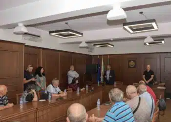 Етрополе свика спешна среща заради проблема със спрeните асансьори