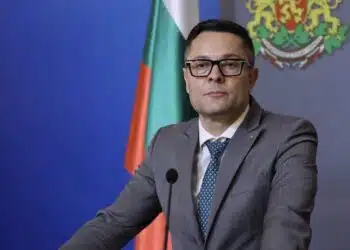 Спецов е махнат заради непрозрачност и липса на контрол