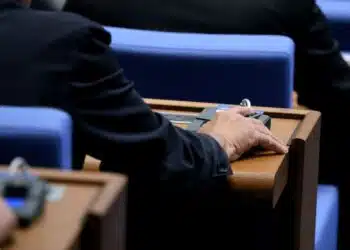 „Безсмислен дебат“: Парламентът окончателно премахна COVID добавките за новите пенсионери