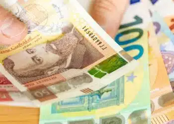 Обмяната на левове в пощите вече няма да е безплатна