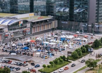 Хиляди посетиха Фестивала на електромобилността в София